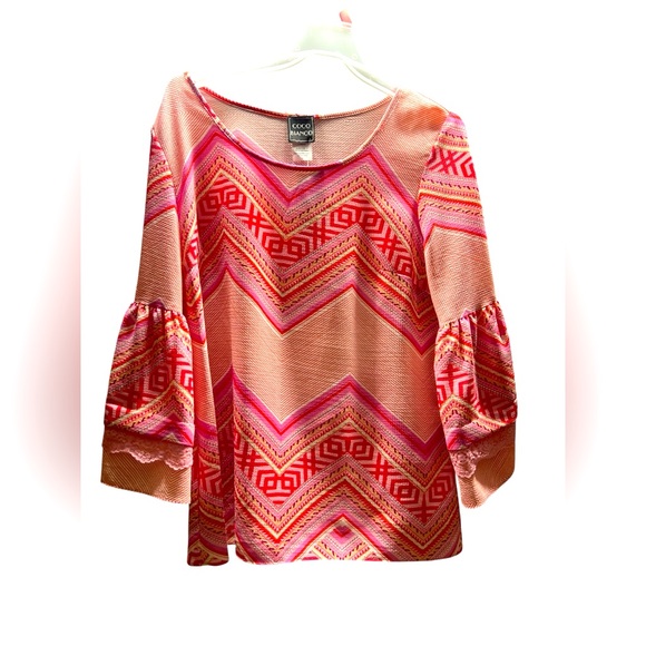 Coco Bianco women's knit top with a chevron pattern and bell sleeves. - Picture 1 of 8